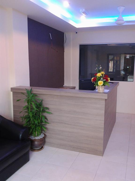 Qish Hotel Malacca Extérieur photo