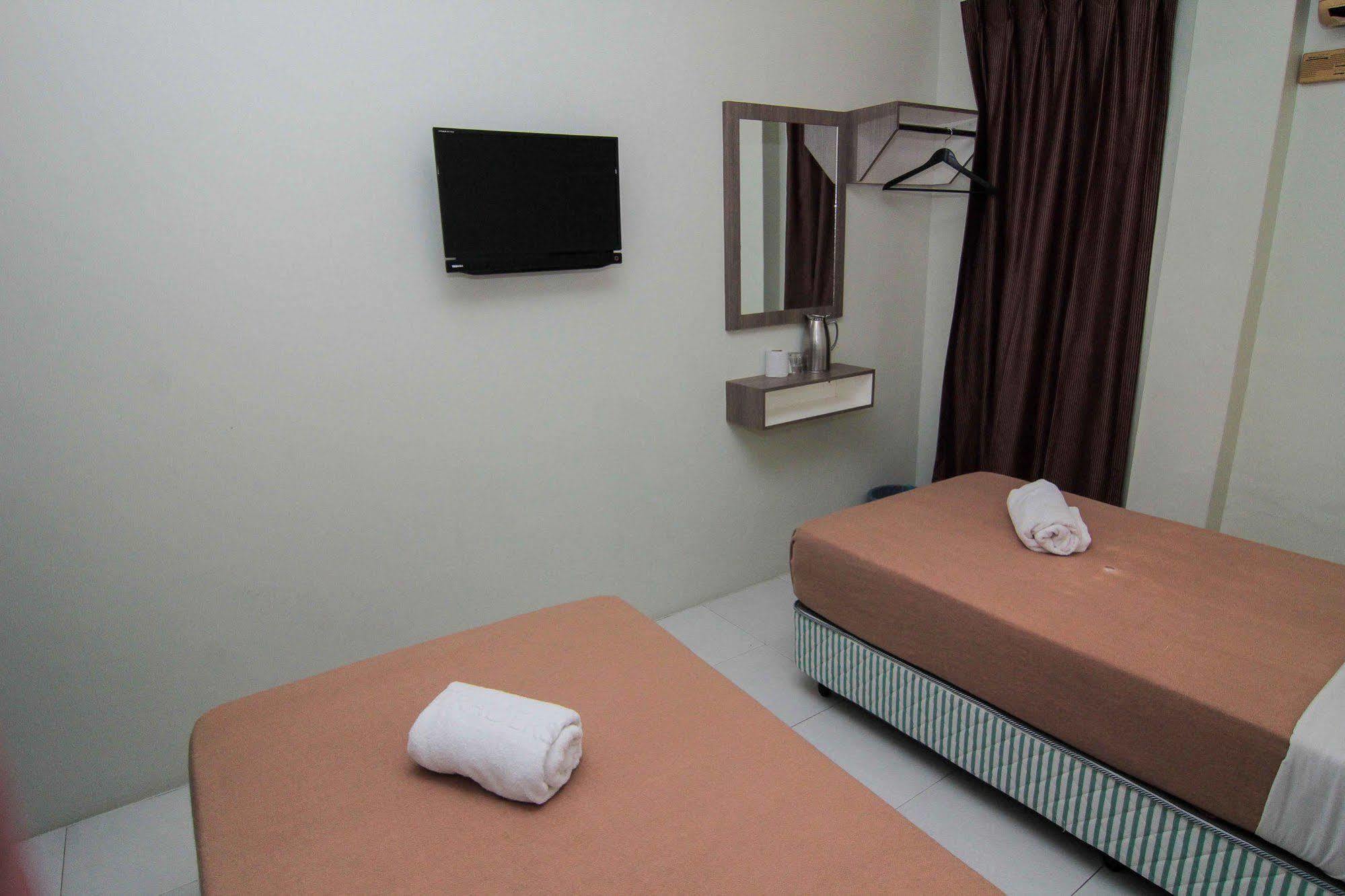 Qish Hotel Malacca Extérieur photo