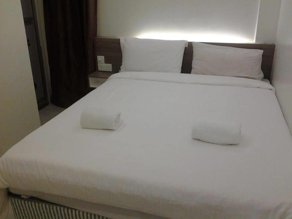 Qish Hotel Malacca Extérieur photo